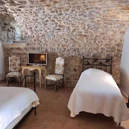 Logis Restaurant La Bastide Du Vebron מלון