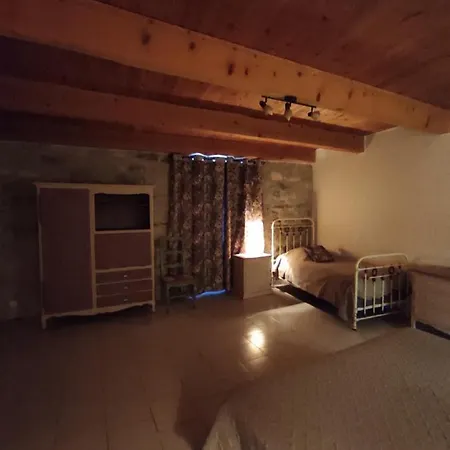 Logis Restaurant La Bastide Du Vebron מלון 2*