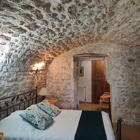 Hotel Logis Restaurant La Bastide Du Vebron