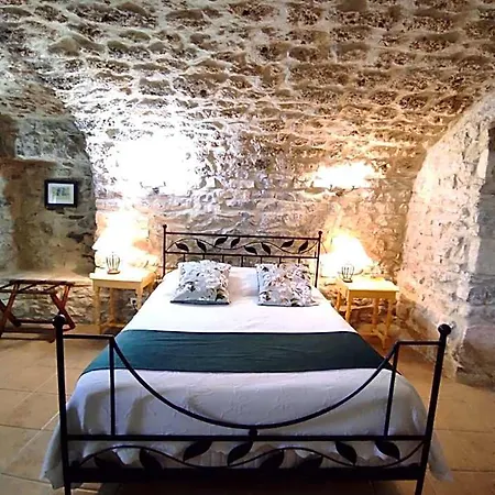 Hotel Logis Restaurant La Bastide Du Vébron 2*